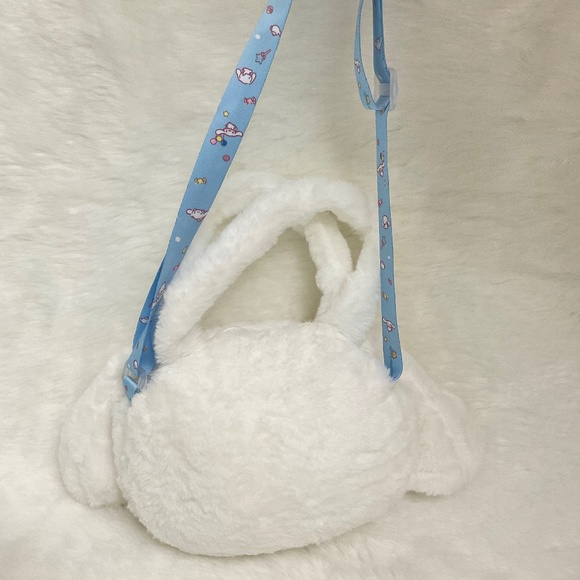 $15 Super Cute Cinnamoroll White Plush Hand, Shoulder and Crossbody Small Bag - Picture 2 of 5